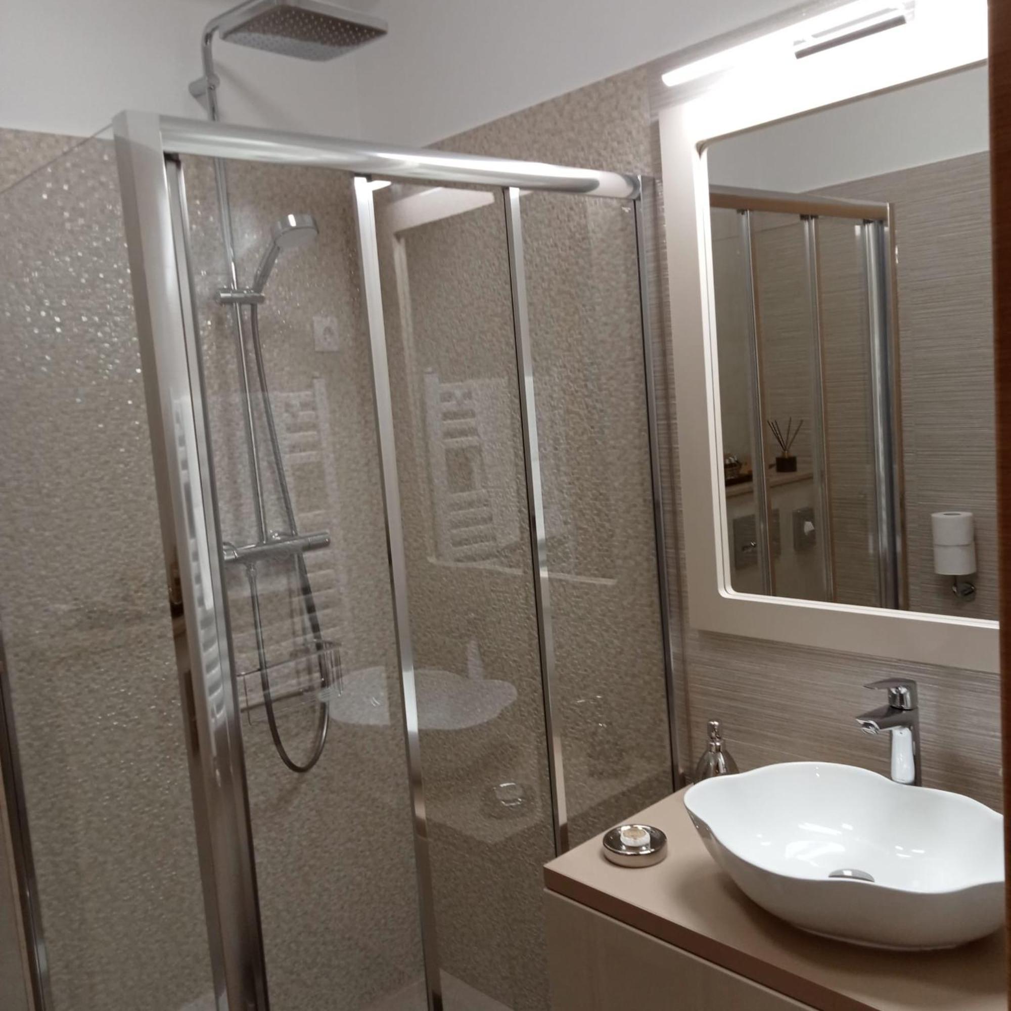 Elegant Suite - Titan Park Бухарест Экстерьер фото